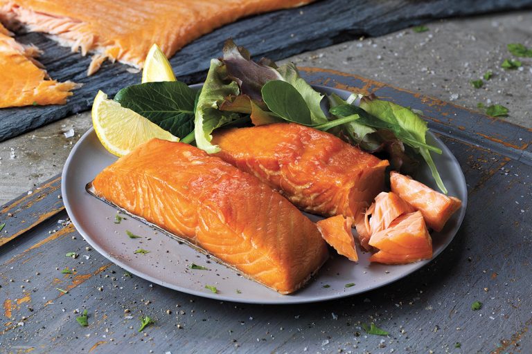 hot-smoked-salmon-pack-250g-votre-pote-age